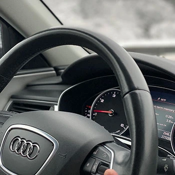 Audi A6 enterijer